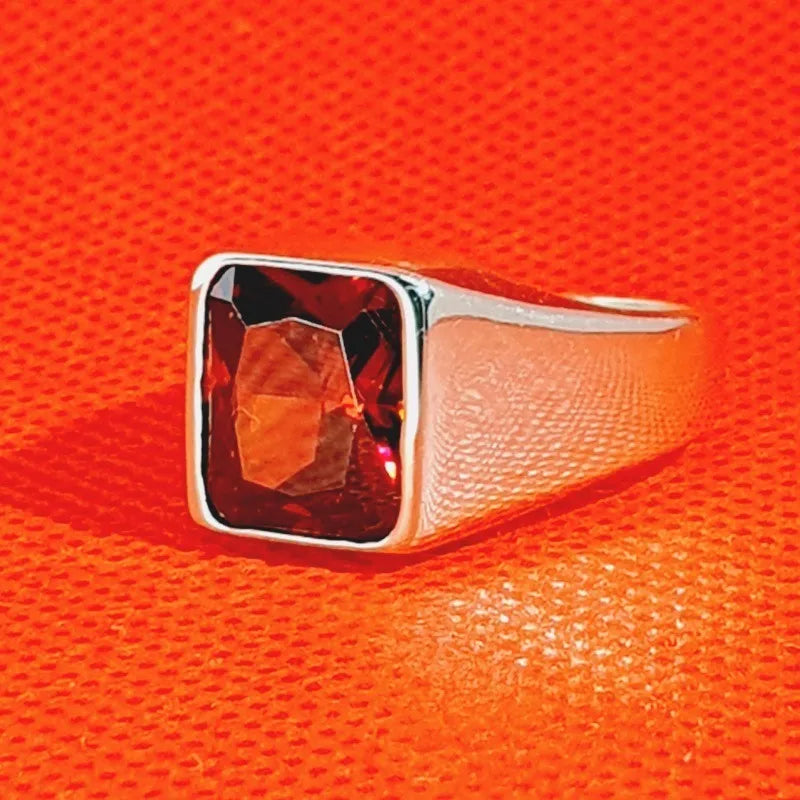 Anillo Daniel Plata 925 Hombre Zirconia Rojo Granate 10x12mm