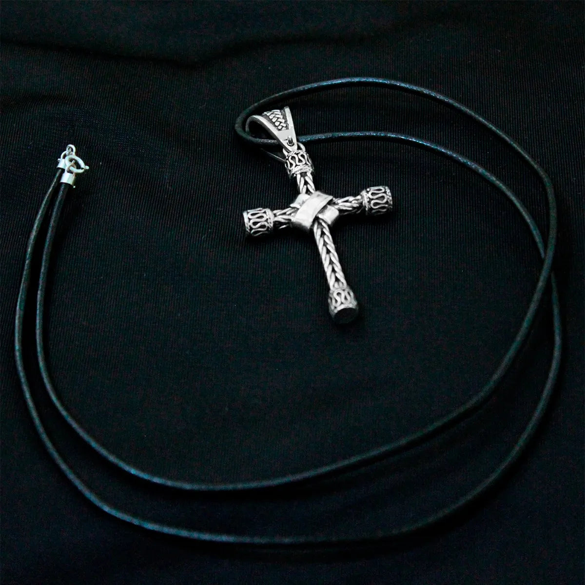 Dije Cruz Bali Plata 925 Unisex Cordón Piel Regalo Elegante