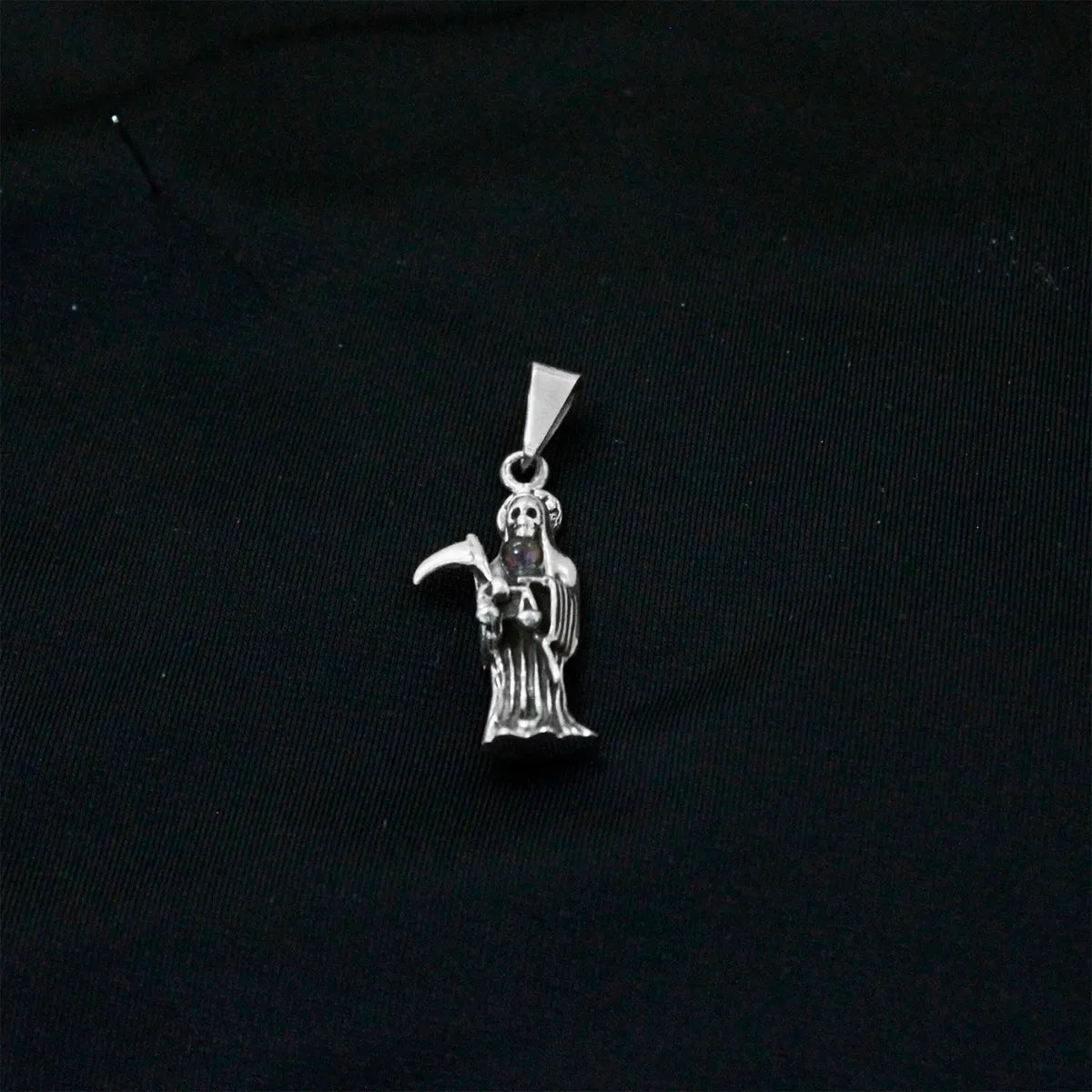 Dije Santa Muerte Plata 925 Esfera Tornasol con Cordón de Piel Unisex | Joyería Gamma